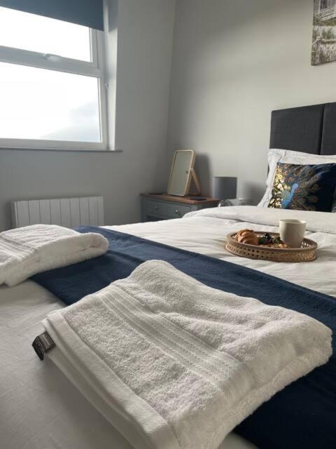 Spectacular 2 Bedroom Balcony Sea View Flat Scarborough Eksteriør bilde